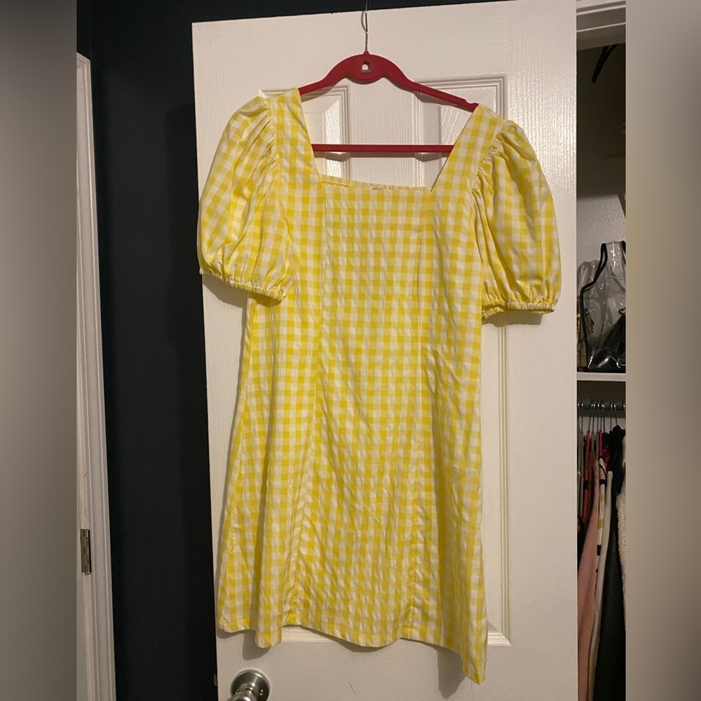 Yellow plaid mini puff sleeve size large dress